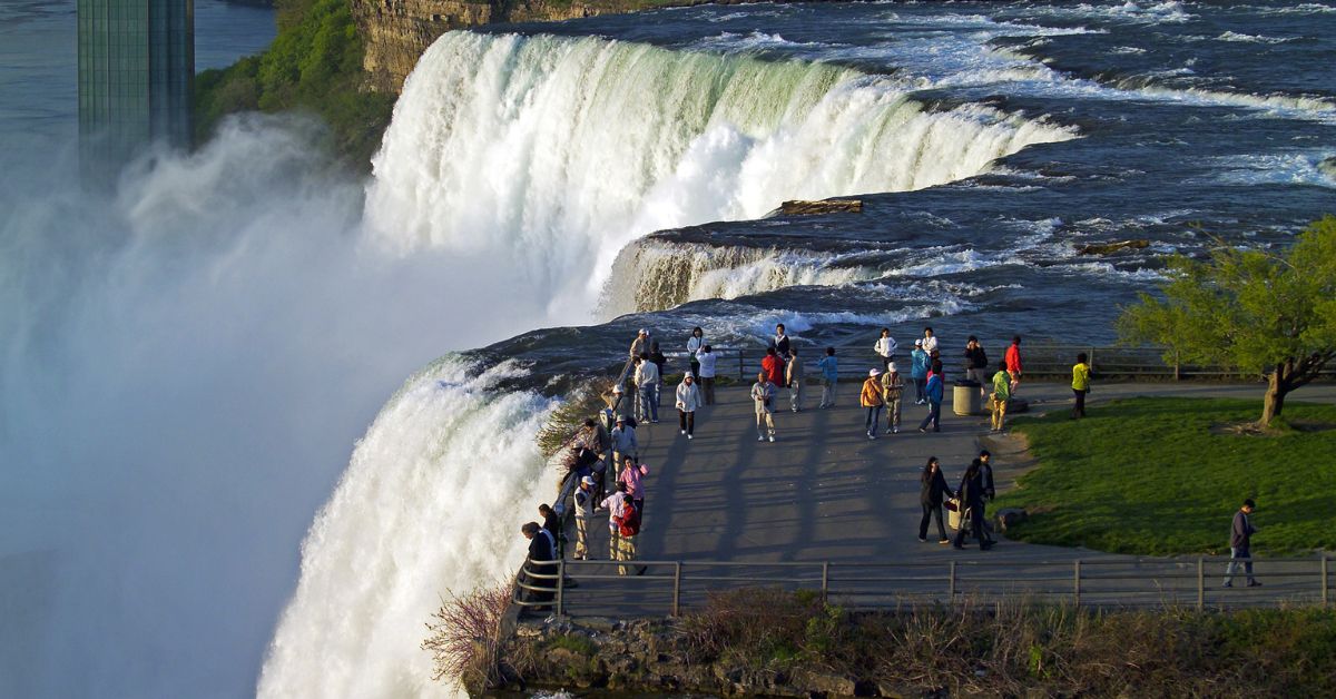 What Should I Wear to Niagara Falls