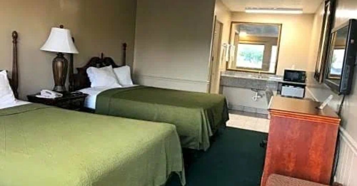 Why Choose Travelers Inn Williams, CA?